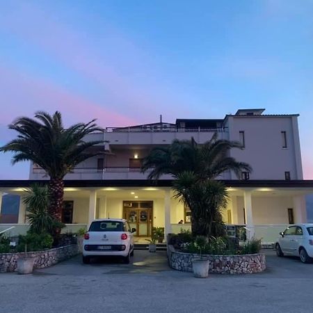Hotel Vallisdea 萨拉孔西利纳 外观 照片