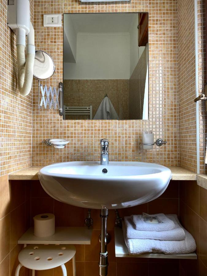 Hotel Vallisdea 萨拉孔西利纳 外观 照片