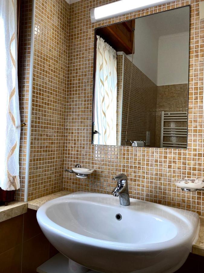 Hotel Vallisdea 萨拉孔西利纳 外观 照片