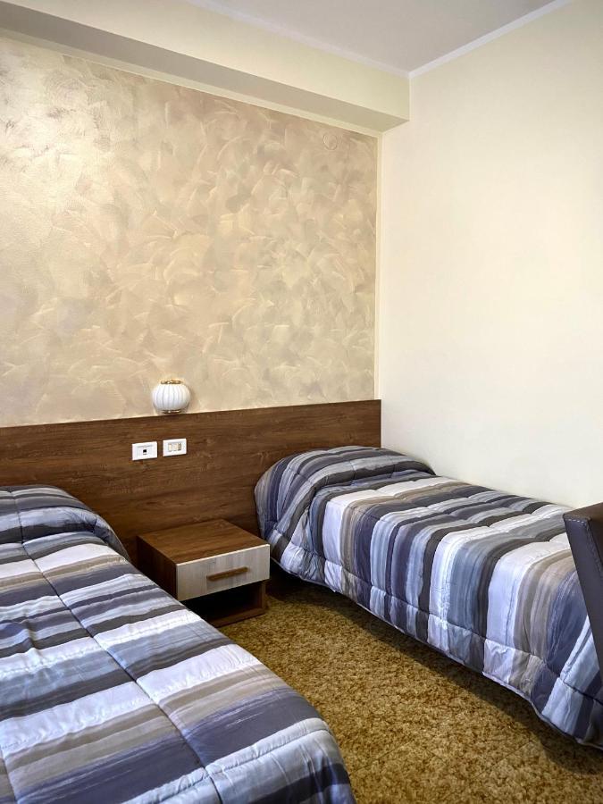 Hotel Vallisdea 萨拉孔西利纳 外观 照片