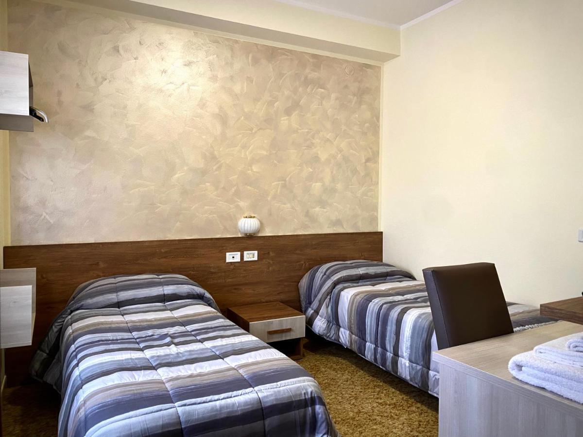 Hotel Vallisdea 萨拉孔西利纳 外观 照片
